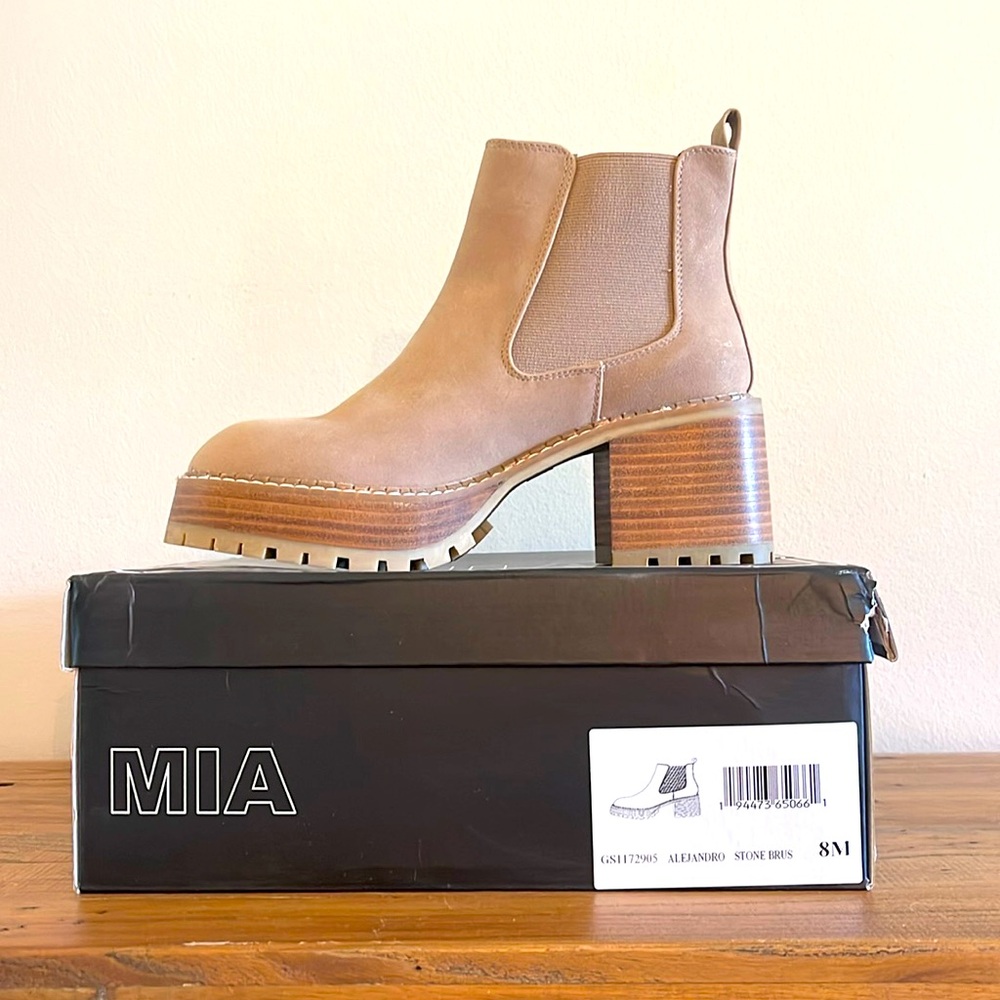 Mia Alejandro Platform Boots
